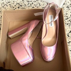 Steve Madden Skyrise in Pink Iridescent 7.5